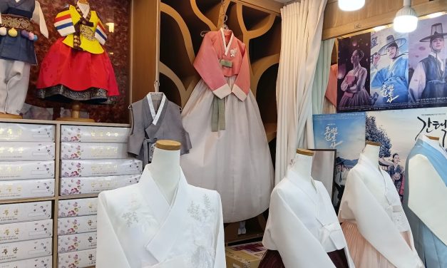 HANBOK MEETS DIRNDL